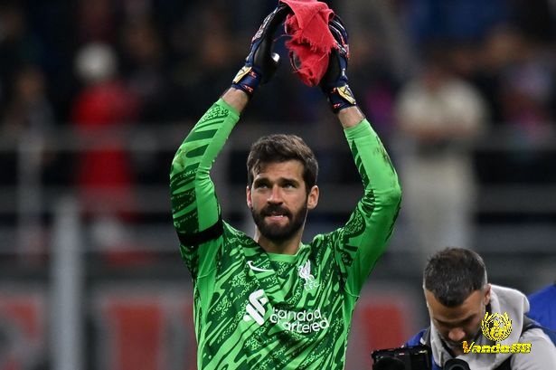 Hình ảnh thủ môn Alisson Becker